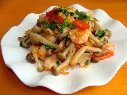 Crab mushrooms and shrimp