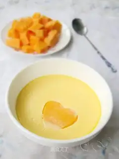 Cucumber milk steamed eggs