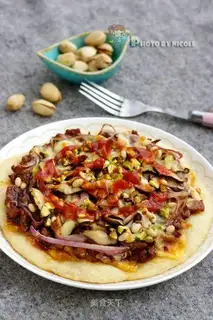 Pine sauce pizza