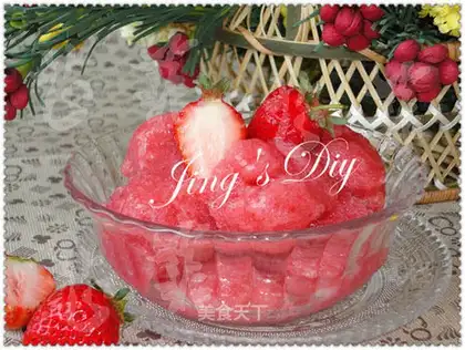 Strawberry ice