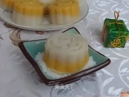 Gold and silver cakes