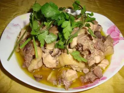 Tea and mushroom steam chicken