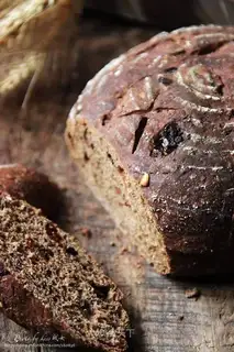 Coco cranberry rye bread