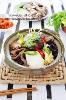 Beef mushroom hotpot
