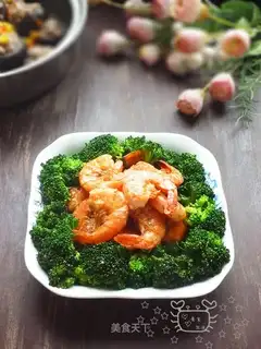 Shrimp with broccoli