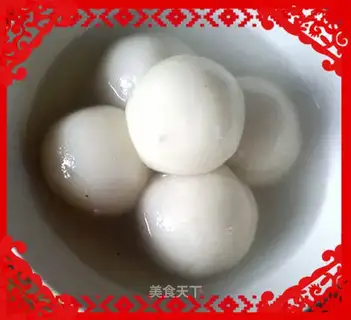 Sesame plum soup