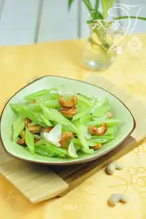 A cashew-fruit celery