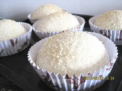 Red Bean Snowflake Bread