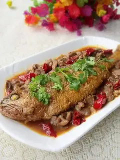 The lamb, the yellowfish