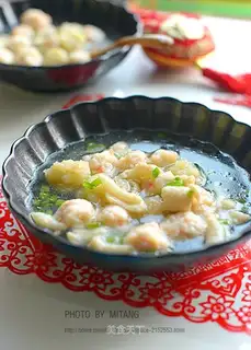 Shrimpball chicken-skin soup