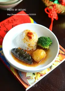 The sea cucumbers lead pigeon eggs