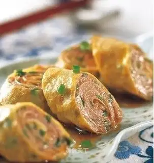 Onion egg roll