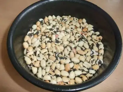 Sesame peanut sugar