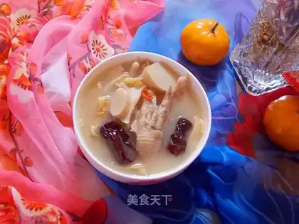 Chicken foot apricot mushroom