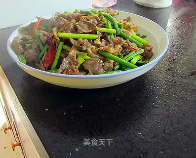 Garlic fried cow meat