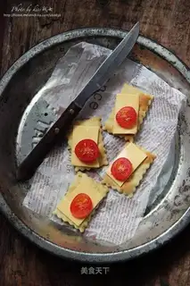 Onion combs with cookies