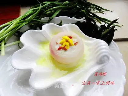 Hand-held Myung Ju