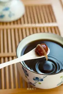 Honey dates, red ginger