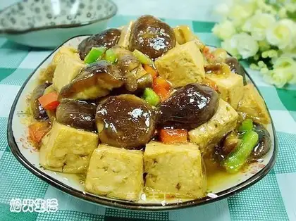 Tofu with mushrooms