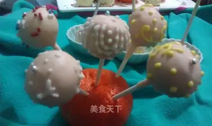 Chocolate cake lollipop