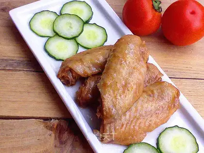 Beer with chicken wings