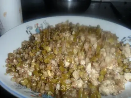 Sour bean fried meat