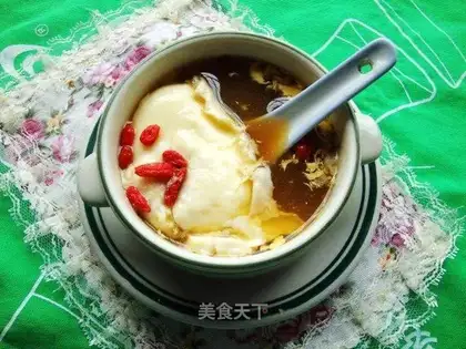 Red sugar boiled eggs