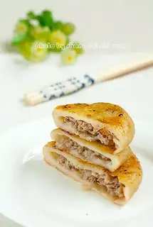 Beef onion pie