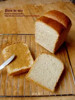 Classic white toast