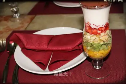 Fruit yogurt cup