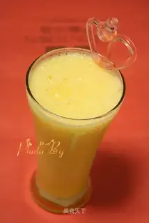 Fresh apple pineapple juice