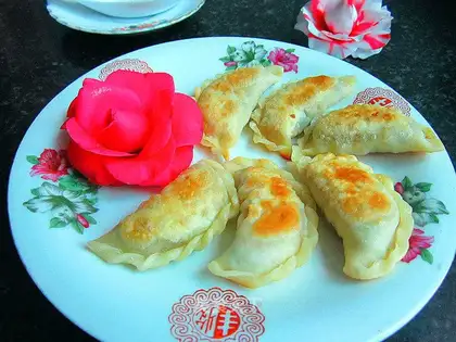 Fried pig oil dumplings