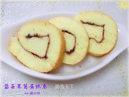 Blueberry jam cake rolls