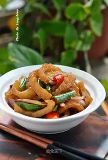 Spicy pig skin