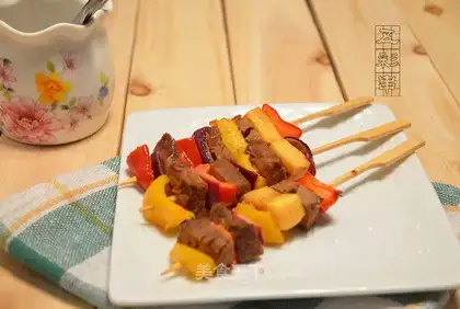 Five-coloured meat string
