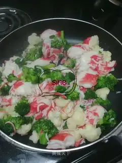 stir-fried crab fillet with broccoli