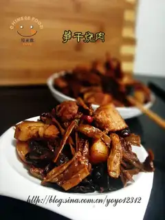 Dried bamboo shoots and roasted pork