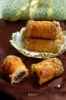 Toast roll with bean paste