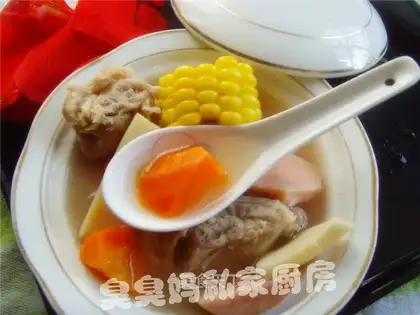 Pastoral pork ribs soup