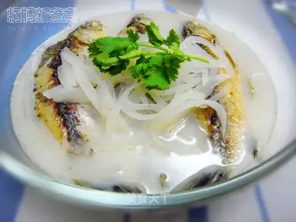 Carp soup with shredded radish
