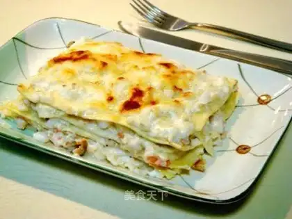 Garlic seafood lasagna