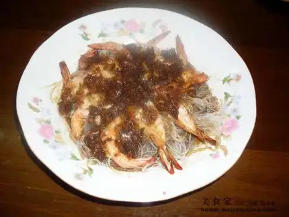 Steamed vermicelli with garlic shrimp