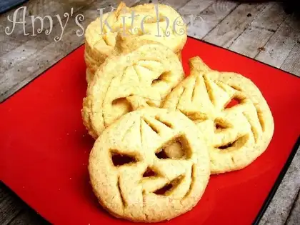 Halloween Ghost Face Pumpkin Cookies