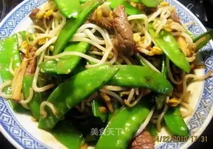 stir-fried beef with bean sprouts
