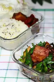 Dried cowpeas and garlic sprouts, twice-cooked pork