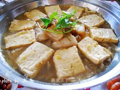 Pots of sour sauce
