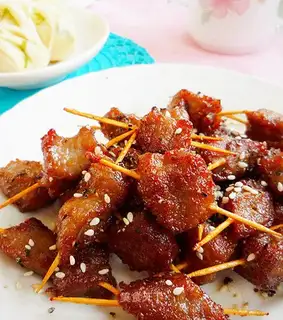 Black pepper toothpick beef