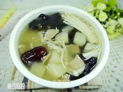 Gold needles, pineapple soup