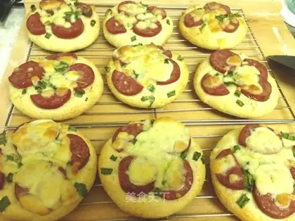Bean slag sausage bread