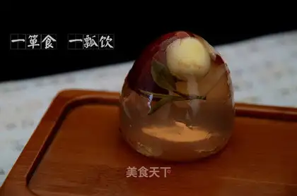 The red date Lotus is frozen